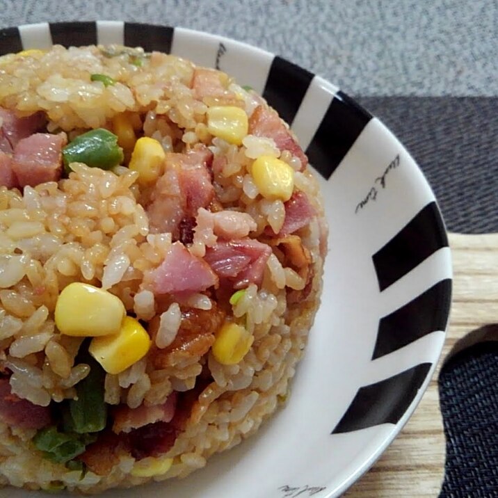 厚切りベーコンといんげん豆とコーンのバター醤油ご飯 レシピ 作り方 By かんたんれぴこ 楽天レシピ